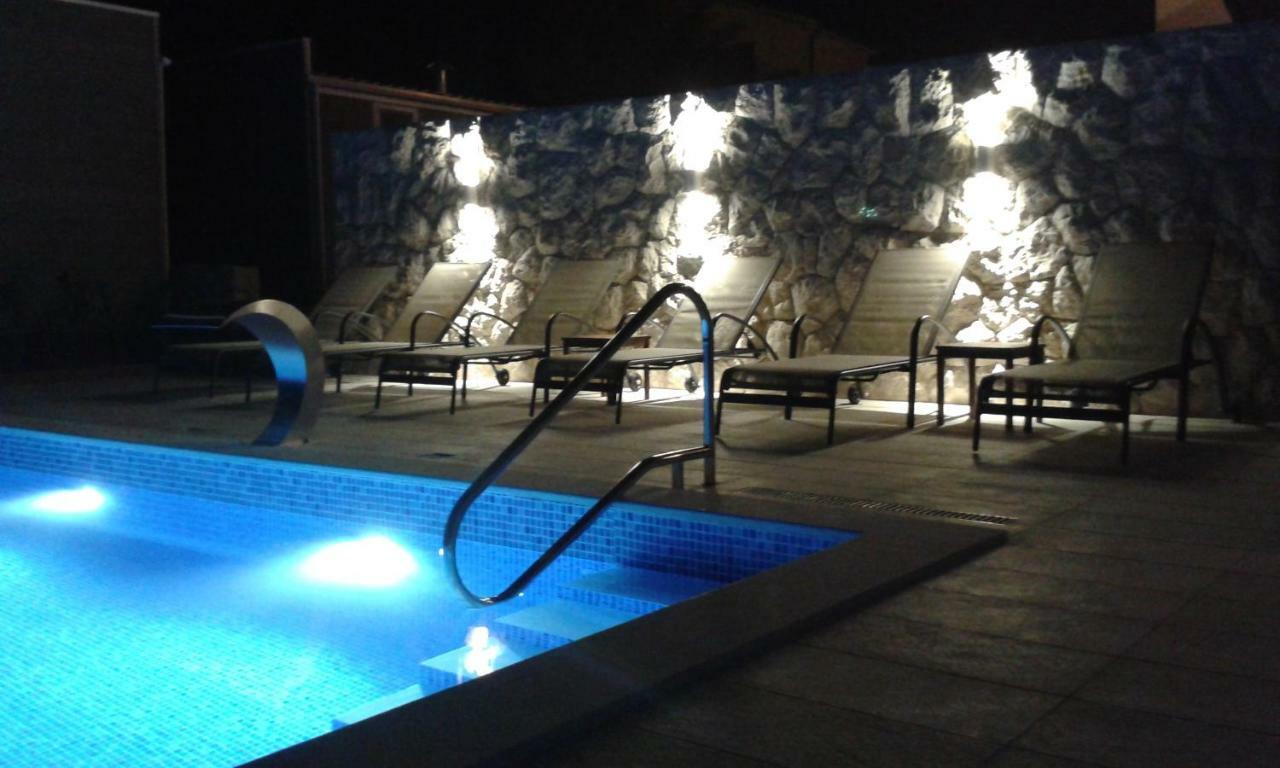 Villa Anka Kampor エクステリア 写真