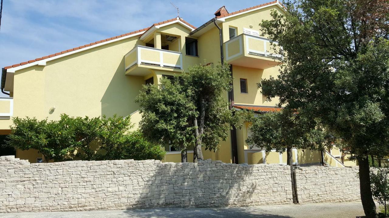 Villa Anka Kampor エクステリア 写真